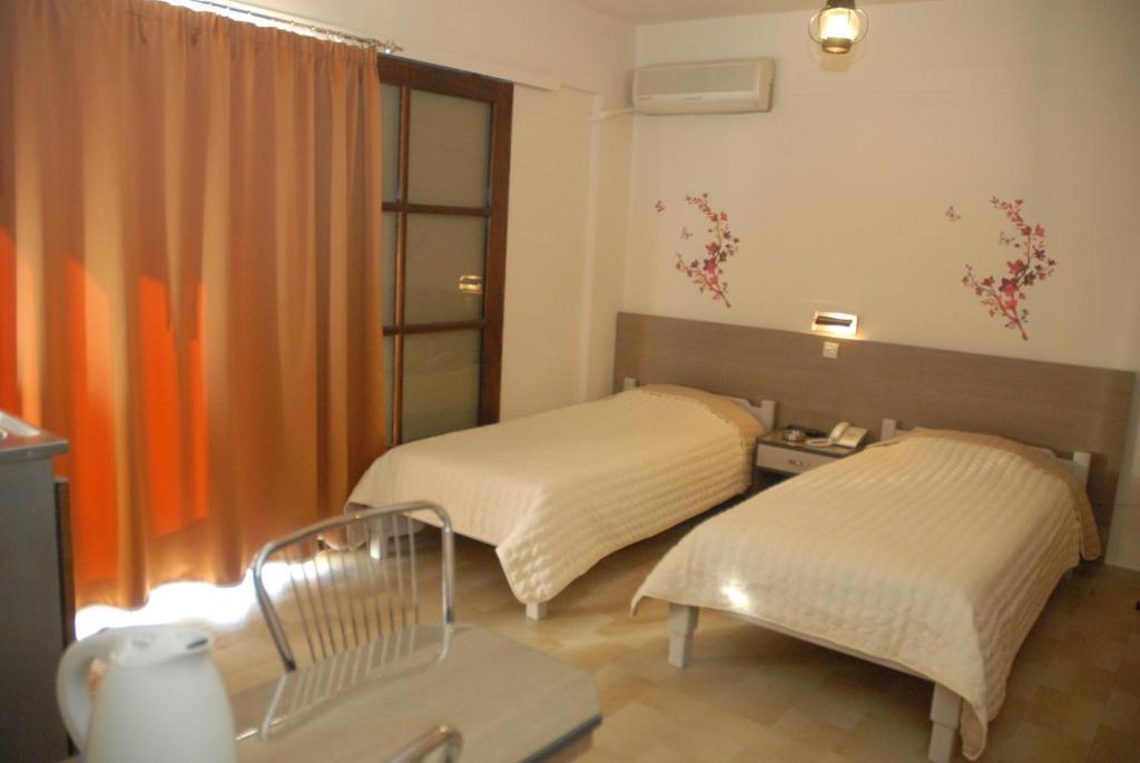 Takis Hotel Apartments イアリソス エクステリア 写真