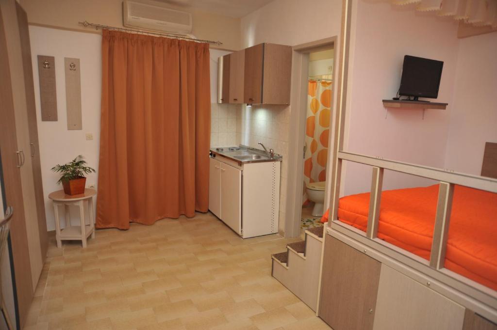 Takis Hotel Apartments イアリソス 部屋 写真