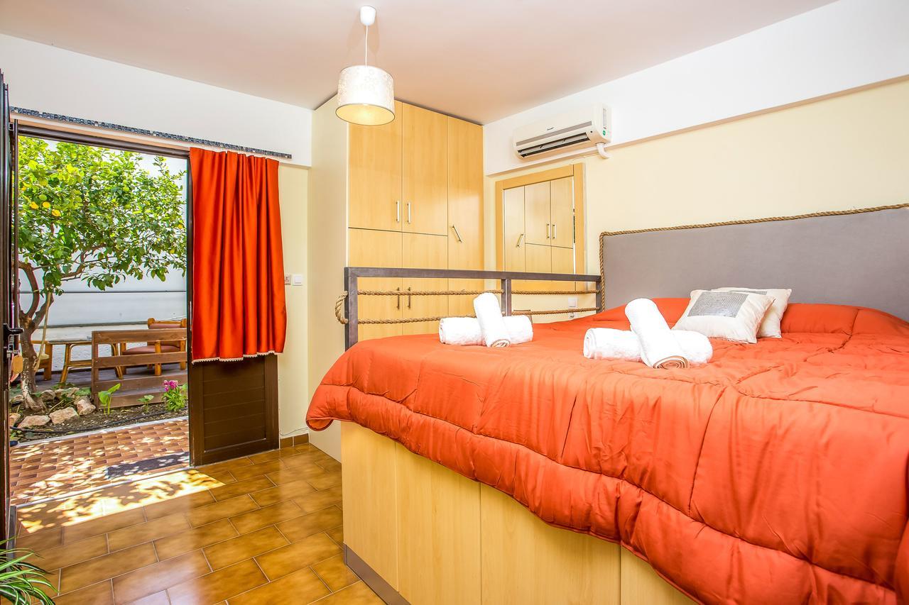 Takis Hotel Apartments イアリソス エクステリア 写真