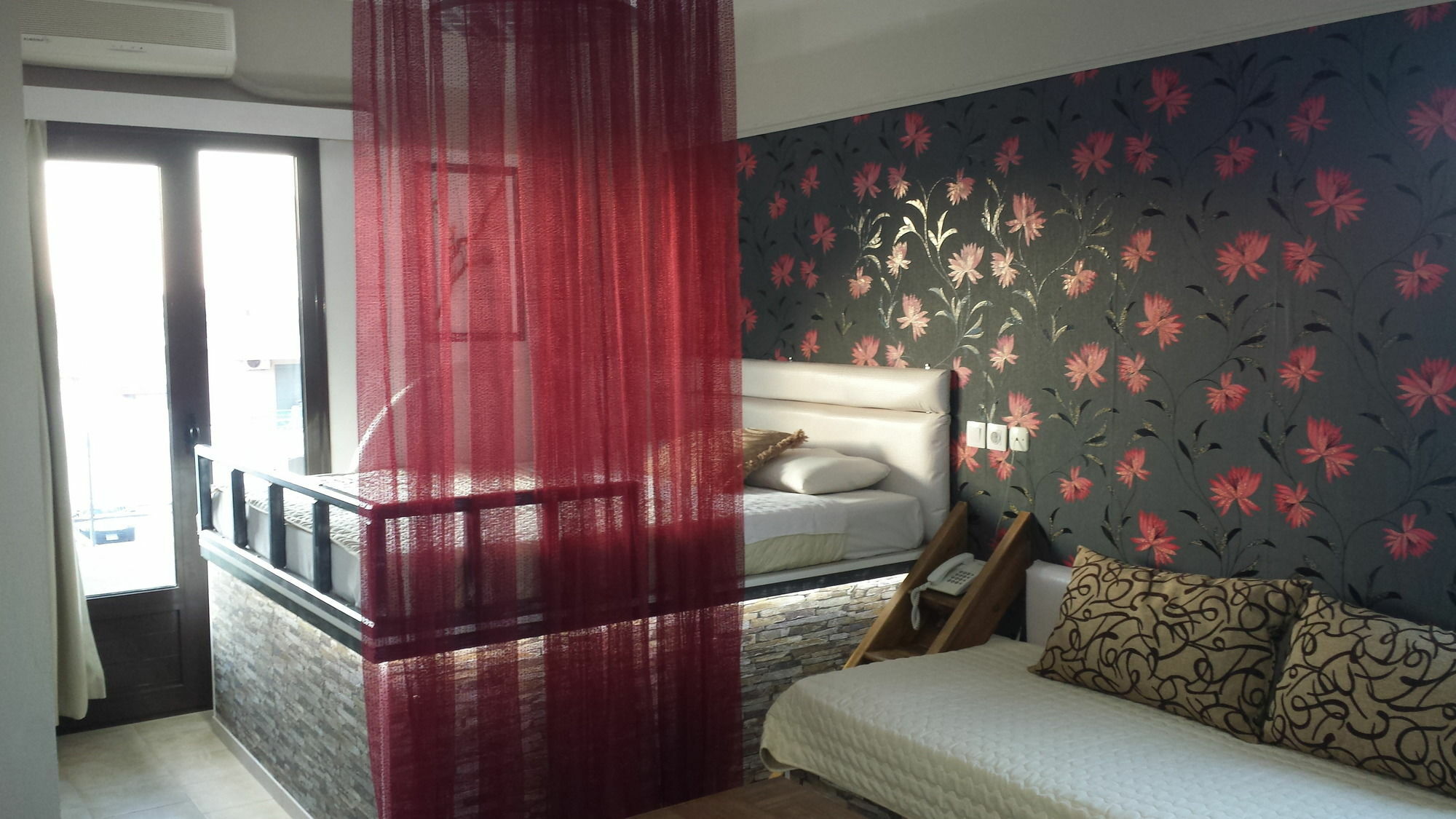 Takis Hotel Apartments イアリソス エクステリア 写真