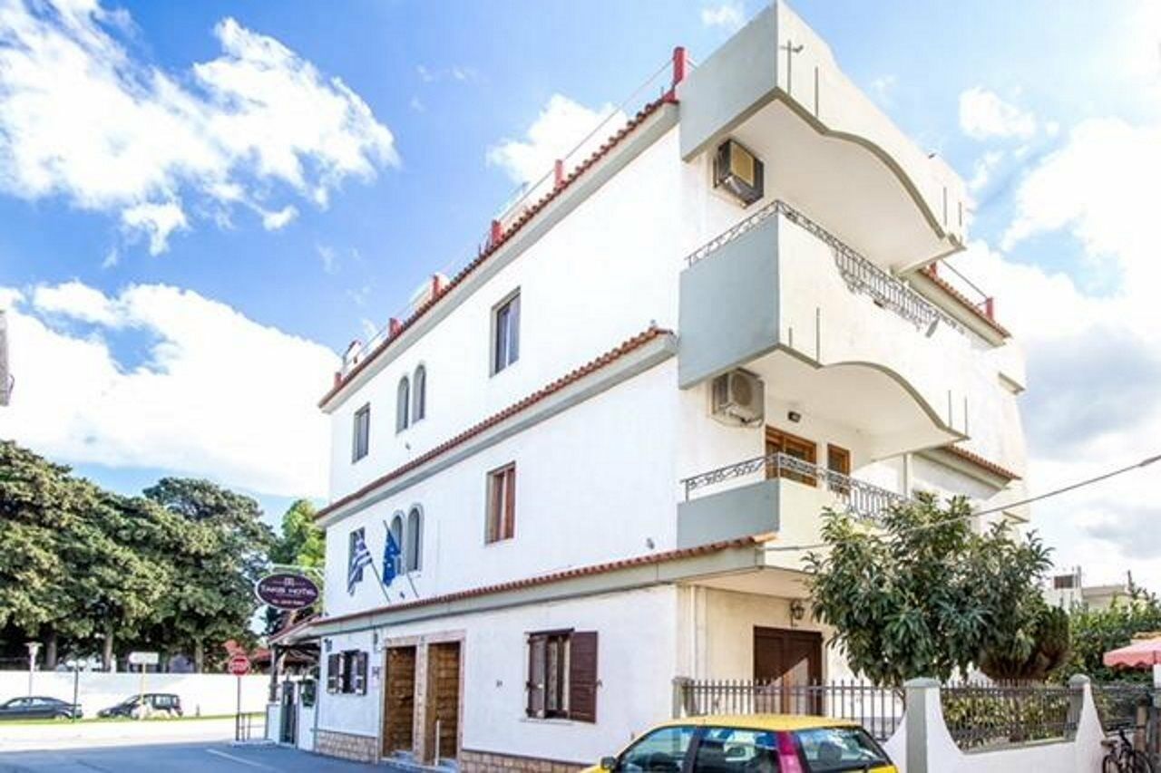 Takis Hotel Apartments イアリソス エクステリア 写真